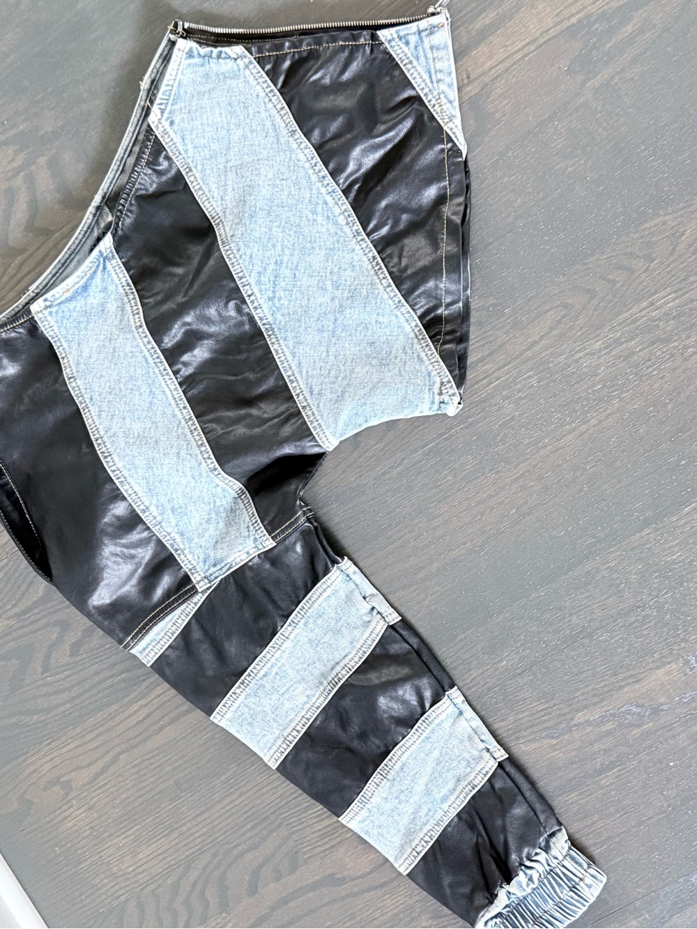 AKIRA Light Blue and Dark Gray Men’s Jeans - Picture 6 of 9